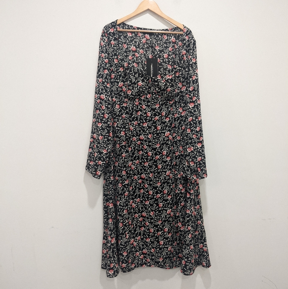 PrettyLittleThing Plus Black Floral Print Cupped Split Detail Midi Dress - Picture 5 of 14